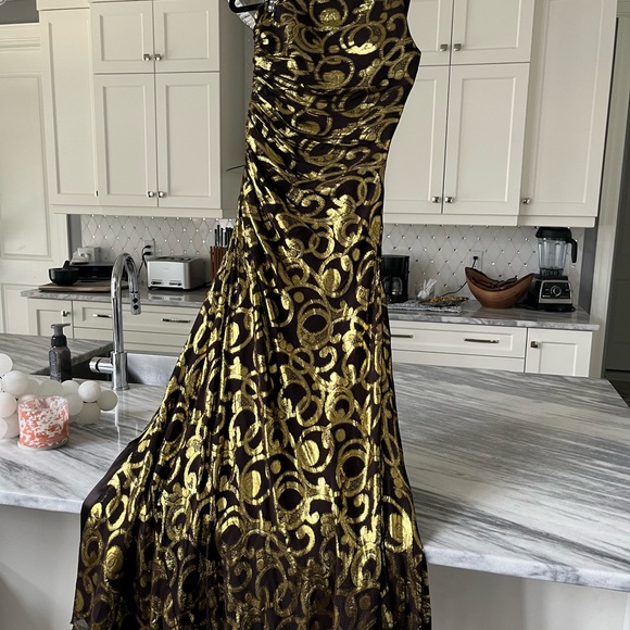 Aidan Mattox ✨ formal gown size ✨✨4 it’s a stunner✨ - Picture 12 of 16